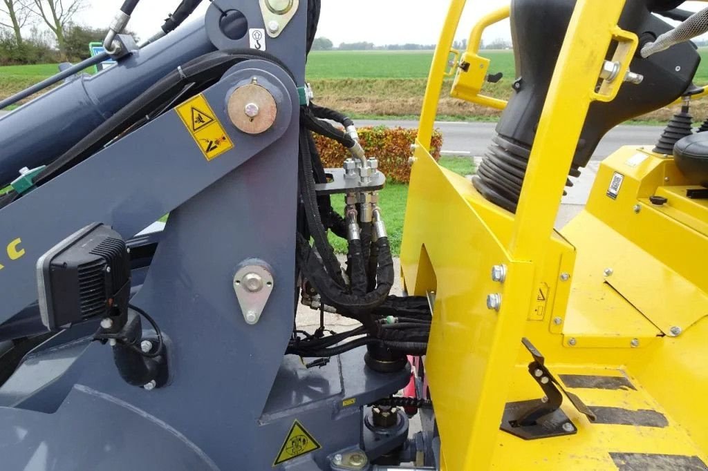 Radlader des Typs Eurotrac W12F Weinig uren!! DEMO!!, Gebrauchtmaschine in Losdorp (Bild 11)