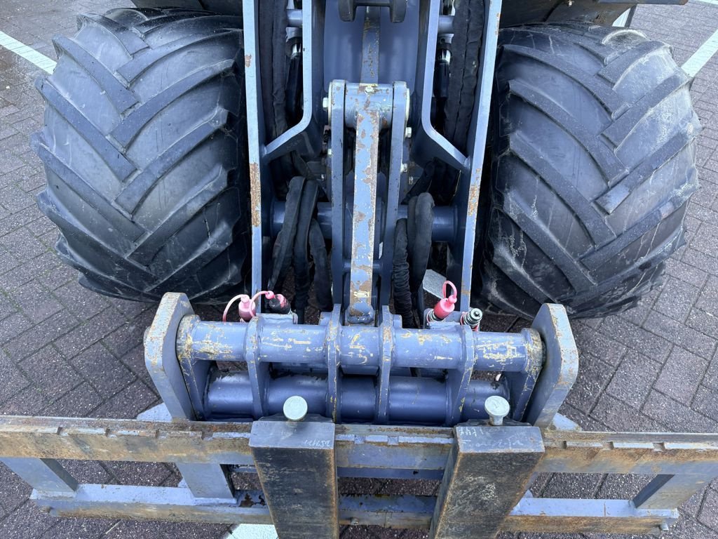 Radlader van het type Eurotrac W13CF Shovel, Gebrauchtmaschine in BOEKEL (Foto 10)