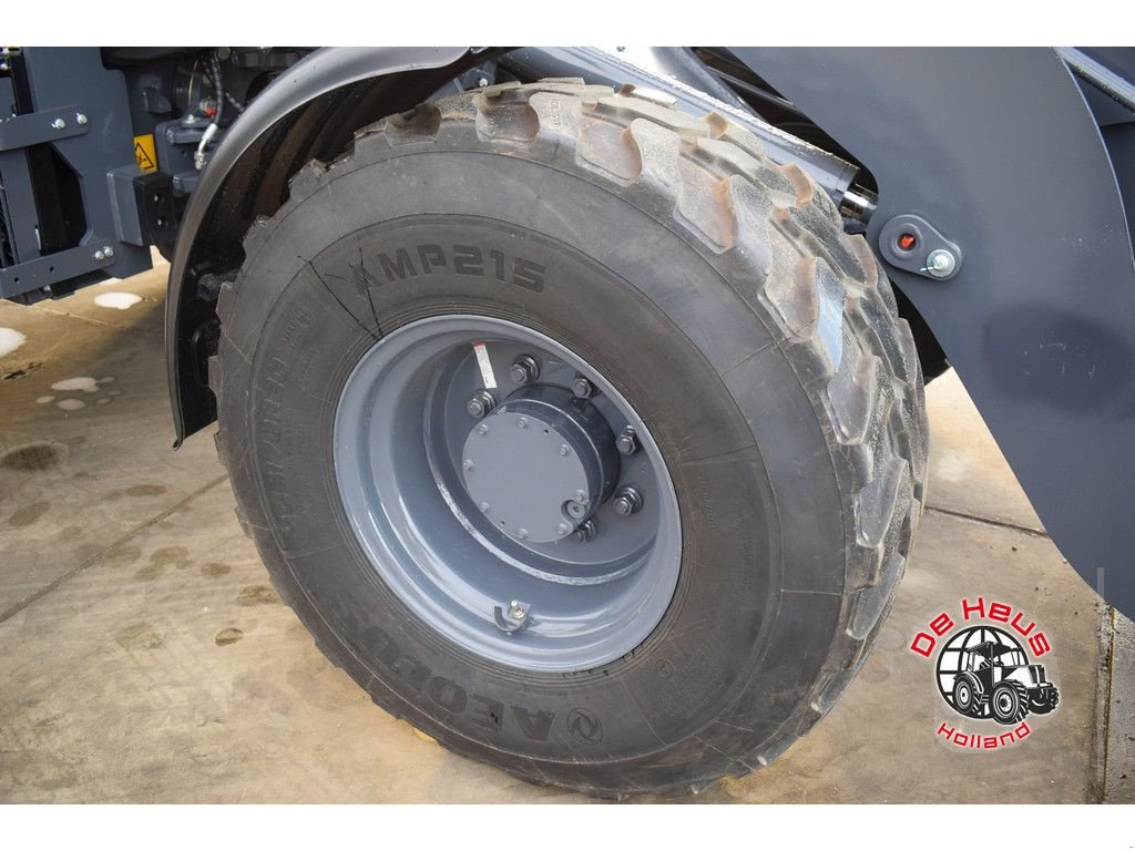 Radlader des Typs Eurotrac WL18, Neumaschine in MIJNSHEERENLAND (Bild 11)