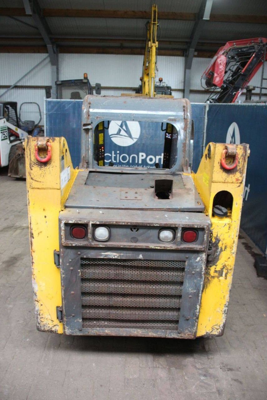 Radlader typu Gehl R165, Gebrauchtmaschine w Antwerpen (Zdjęcie 4)