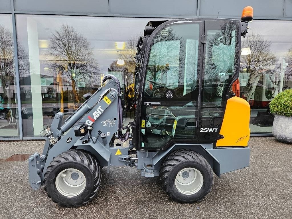 Radlader типа GiANT D 332 SWT, Gebrauchtmaschine в Fårevejle (Фотография 5)