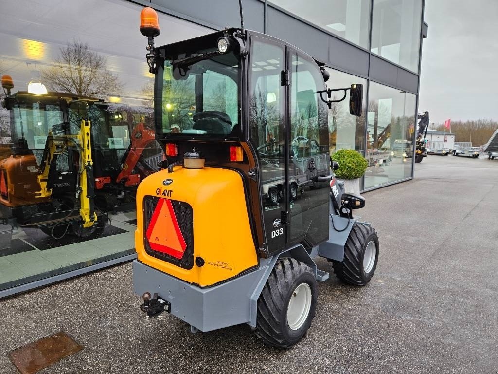 Radlader типа GiANT D 332 SWT, Gebrauchtmaschine в Fårevejle (Фотография 3)