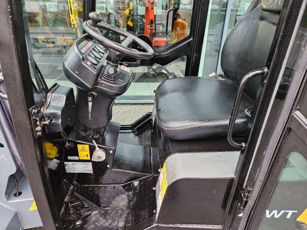 Radlader типа GiANT D 332 SWT, Gebrauchtmaschine в Fårevejle (Фотография 8)