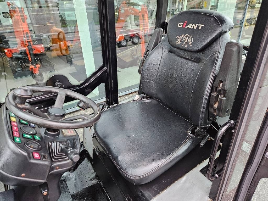 Radlader типа GiANT D 332 SWT, Gebrauchtmaschine в Fårevejle (Фотография 7)