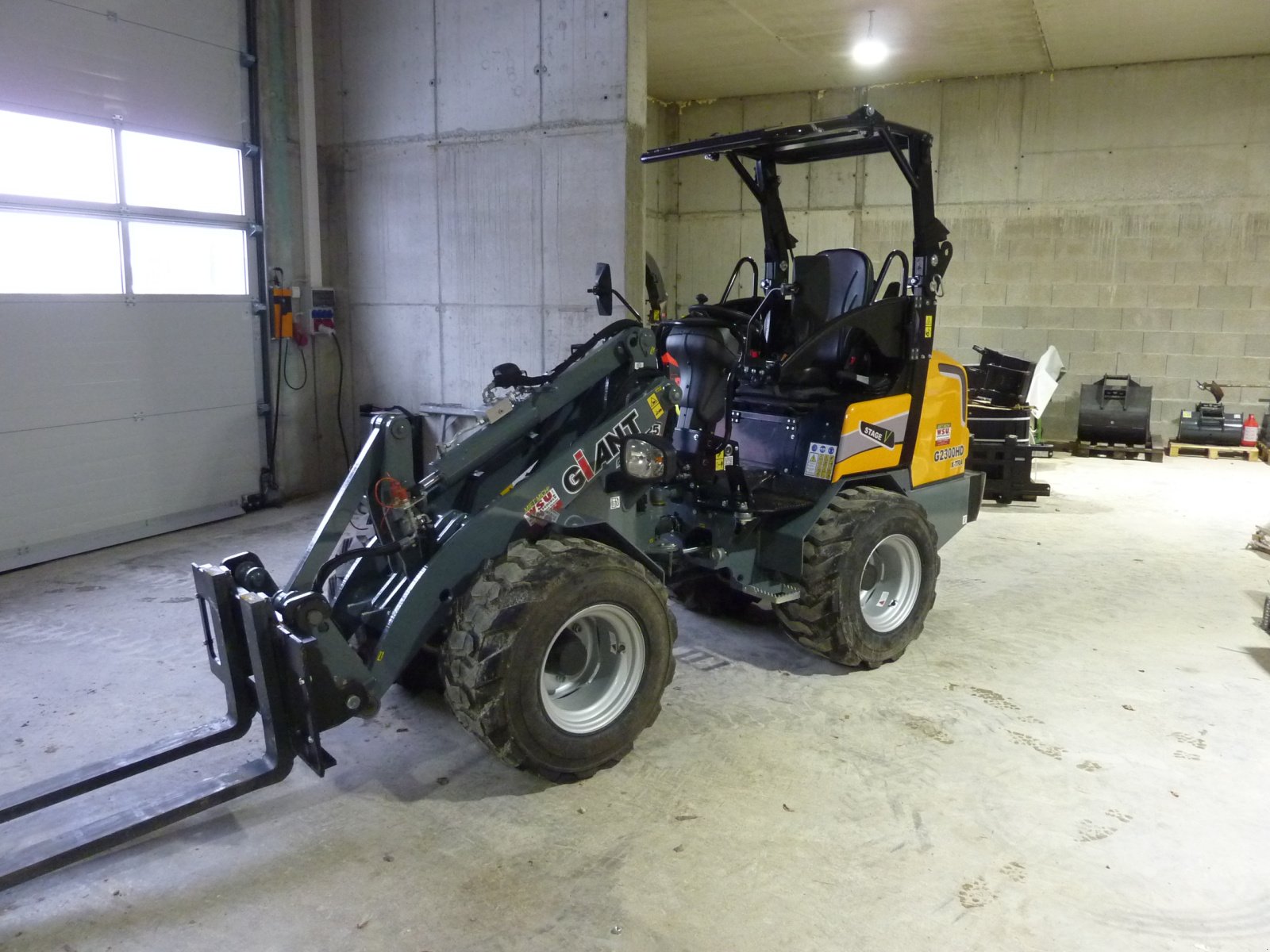 Radlader des Typs GiANT G 2300 HD Xtra, Gebrauchtmaschine in Großweil (Bild 1)