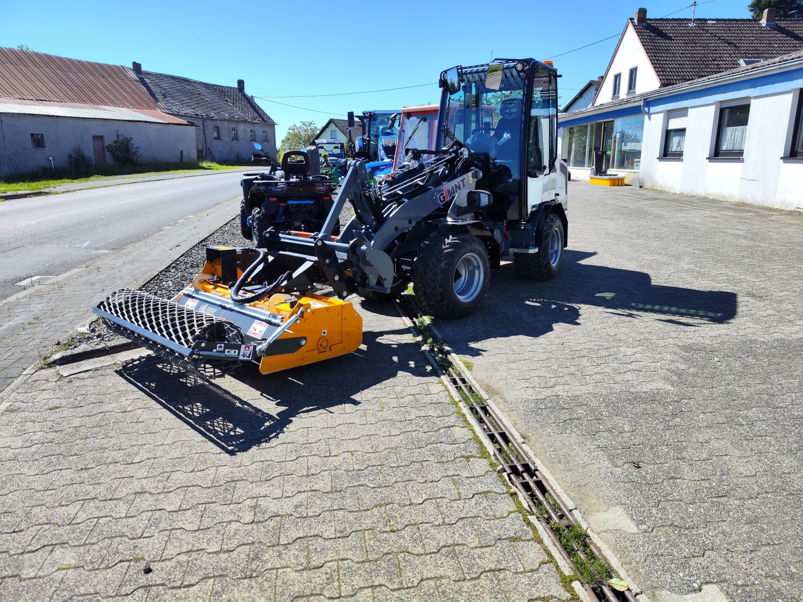 Radlader des Typs GiANT G 2700 ELEKTRO XTRA, Neumaschine in Jucken (Bild 1)