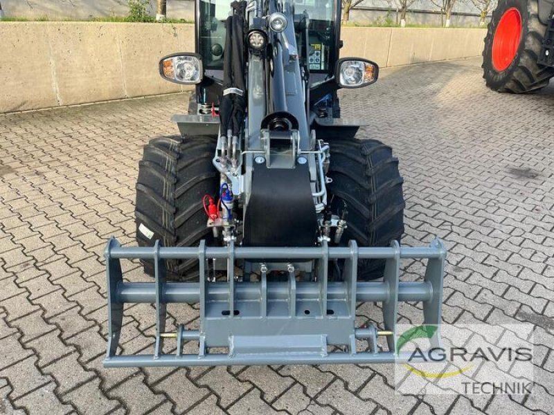 Radlader des Typs GiANT G 2700 TELE HD, Neumaschine in Alpen (Bild 2)