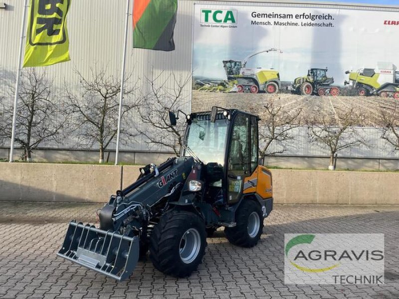 Radlader des Typs GiANT G 2700 TELE HD, Neumaschine in Alpen