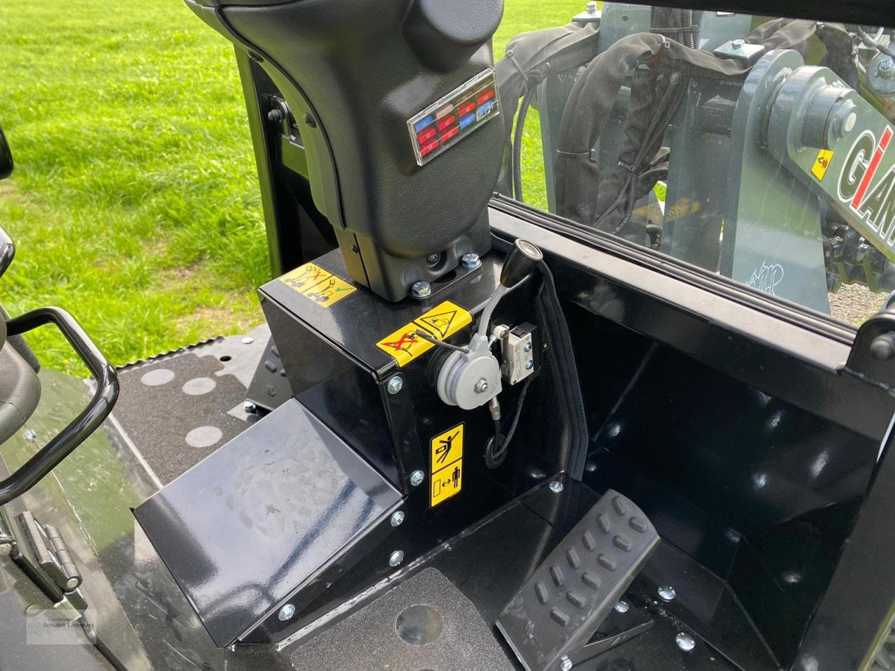 Radlader des Typs GiANT G2500 X-tra HD NEU, Neumaschine in Borken (Bild 7)