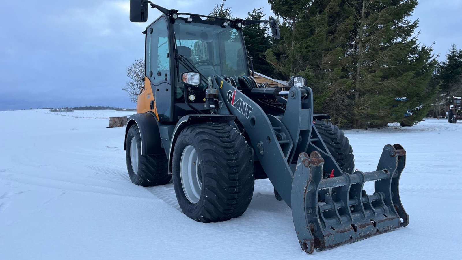 Radlader tip GiANT V761 T, Gebrauchtmaschine in Grenaa (Poză 4)