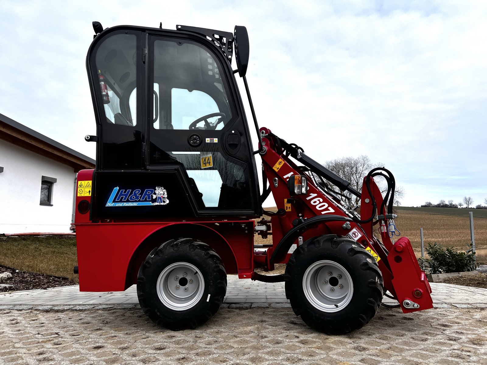 Radlader del tipo H&R 1607 Hoflader Radlader, Neumaschine In Falkenberg (Immagine 3)