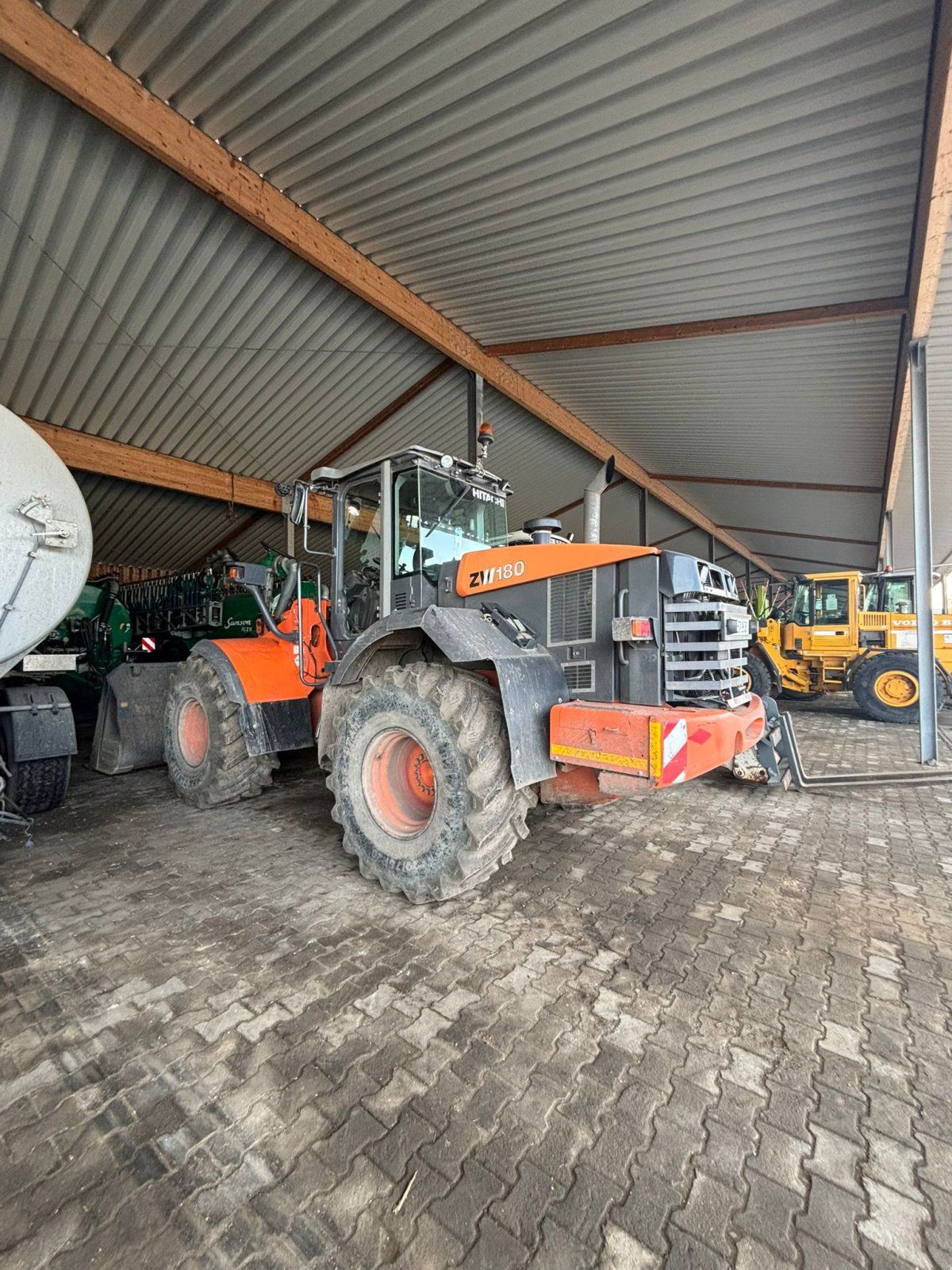 Radlader Türe ait Hitachi ZW 180, Gebrauchtmaschine içinde Wiedergeltingen (resim 4)