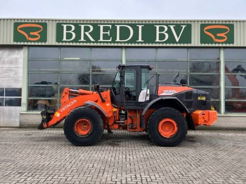 Radlader от тип Hitachi ZW 220-6, Gebrauchtmaschine в Roosendaal (Снимка 3)