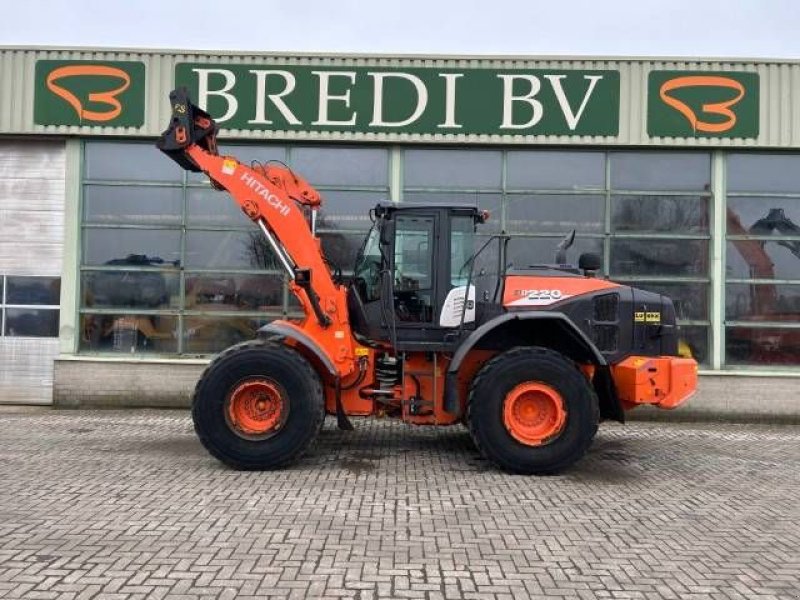 Radlader от тип Hitachi ZW 220-6, Gebrauchtmaschine в Roosendaal