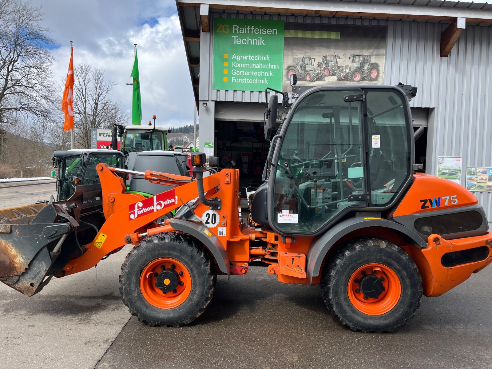 Radlader от тип Hitachi ZW 75, Gebrauchtmaschine в Donaueschingen (Снимка 10)