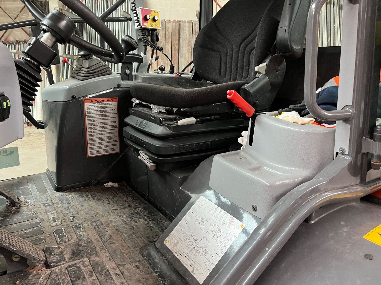 Radlader от тип Hitachi ZW 75, Gebrauchtmaschine в Donaueschingen (Снимка 21)