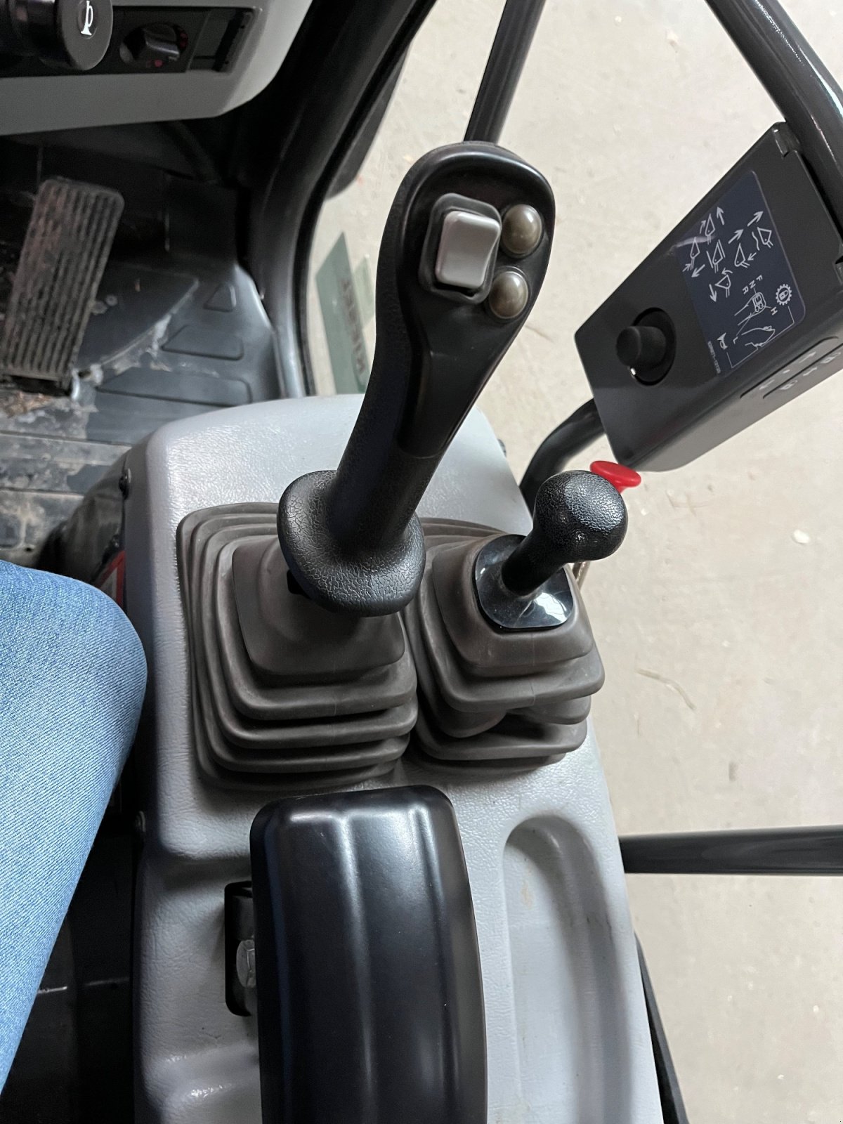 Radlader от тип Hitachi ZW 75, Gebrauchtmaschine в Donaueschingen (Снимка 23)
