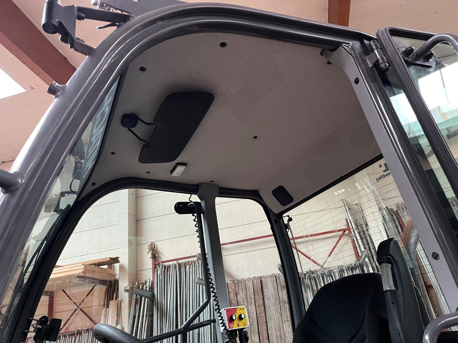 Radlader от тип Hitachi ZW 75, Gebrauchtmaschine в Donaueschingen (Снимка 24)