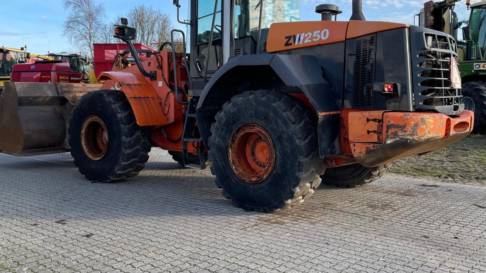 Radlader des Typs Hitachi ZW250 volvo hurtigskift og skovl, Gebrauchtmaschine in Kongerslev (Bild 5)