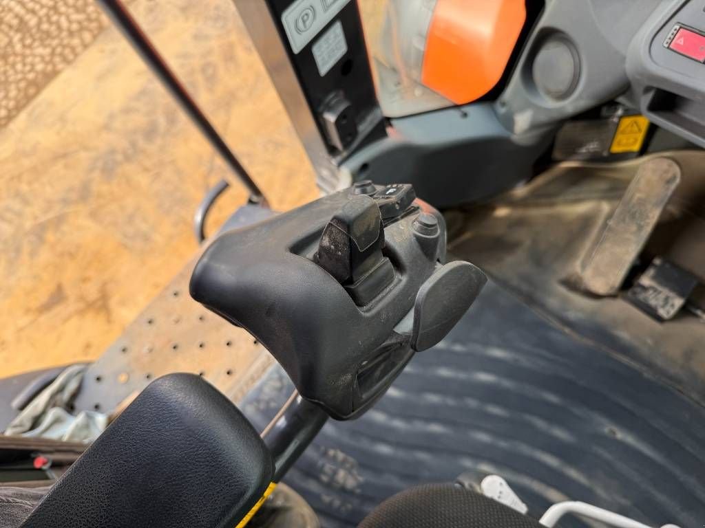 Radlader of the type Hitachi ZW310-6 - CDC Steering / 3rd Function, Gebrauchtmaschine in Veldhoven (Picture 11)