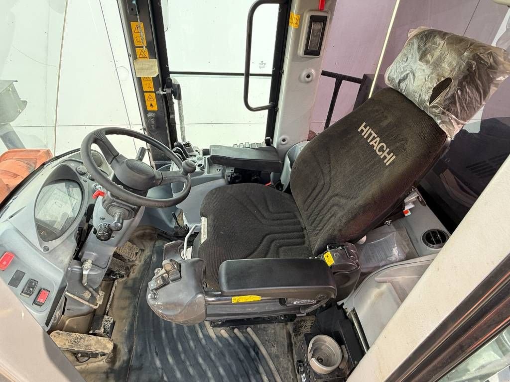 Radlader of the type Hitachi ZW310-6 - CDC Steering / 3rd Function, Gebrauchtmaschine in Veldhoven (Picture 9)