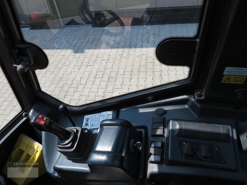 Radlader des Typs Hitachi ZW65 mit Schaufel+Palettengabel, erst 930 Stunden, Gebrauchtmaschine in Meppen (Bild 14)