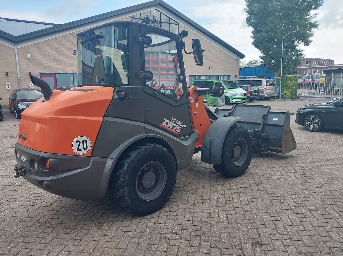 Radlader typu Hitachi ZW75, Gebrauchtmaschine v Westwoud (Obrázek 4)