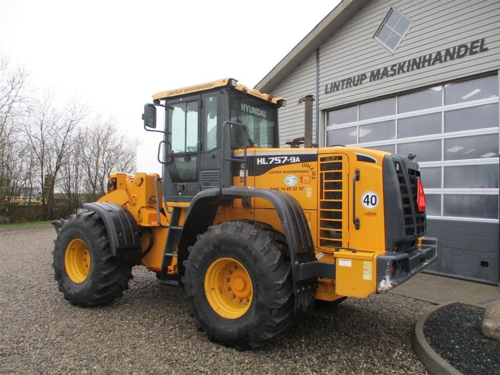 Radlader des Typs Hyundai 757-9A med 620/75R26 traktor hjul montering på, Gebrauchtmaschine in Lintrup (Bild 9)