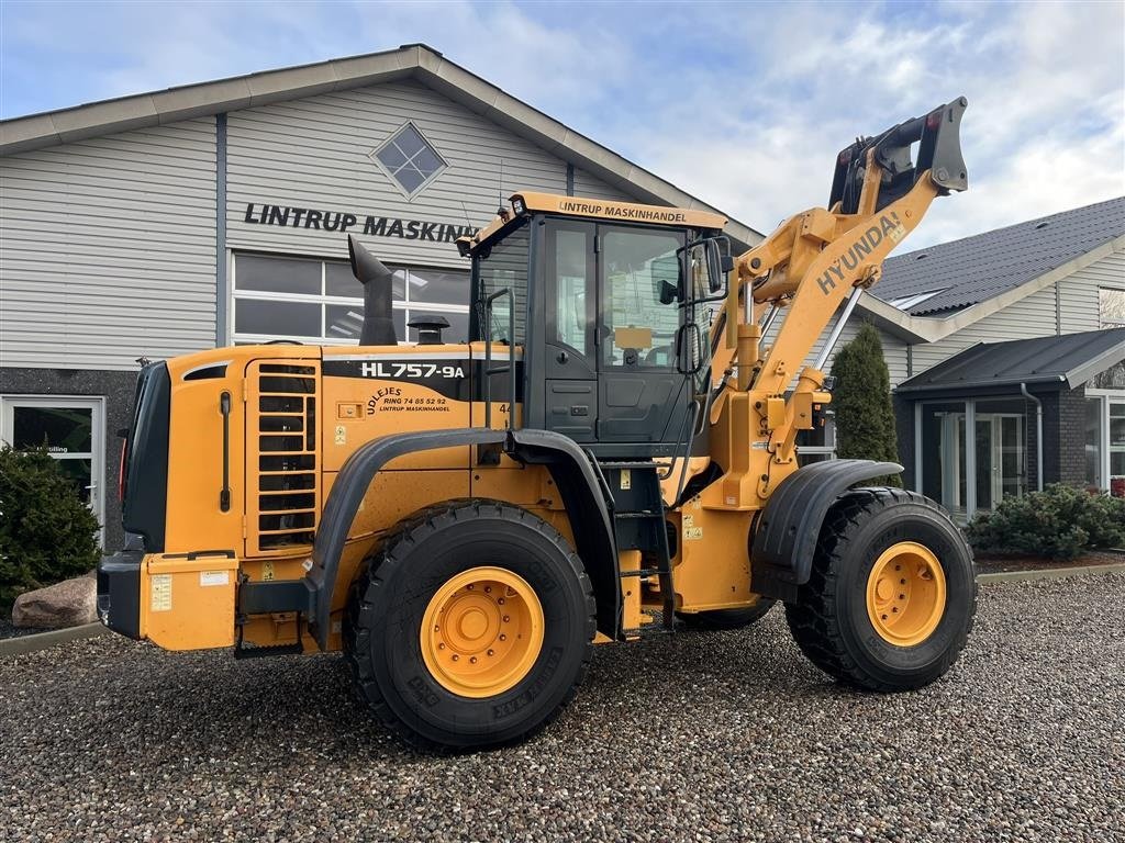 Radlader des Typs Hyundai 757-9A Med hurtigskifte og centralsmørring. Lock-up (5gear), Gebrauchtmaschine in Lintrup (Bild 11)