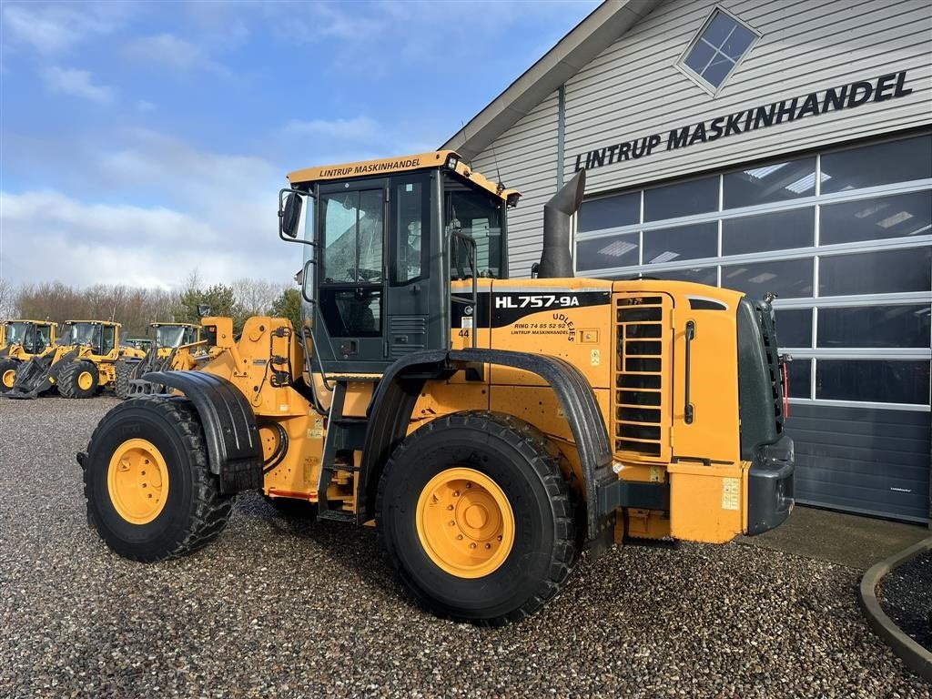 Radlader des Typs Hyundai 757-9A Med hurtigskifte og centralsmørring. Lock-up (5gear), Gebrauchtmaschine in Lintrup (Bild 9)