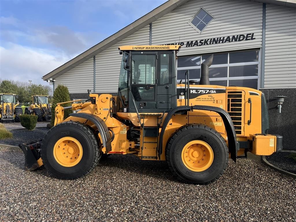 Radlader des Typs Hyundai 757-9A Med hurtigskifte og centralsmørring. Lock-up (5gear), Gebrauchtmaschine in Lintrup (Bild 8)