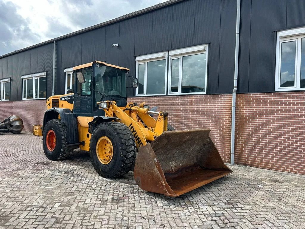Radlader des Typs Hyundai HL 740-9A, Gebrauchtmaschine in Barneveld (Bild 3)