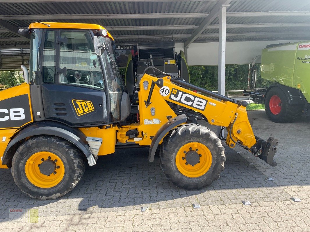 Radlader of the type JCB 220 T, Gebrauchtmaschine in Reinheim (Picture 2)