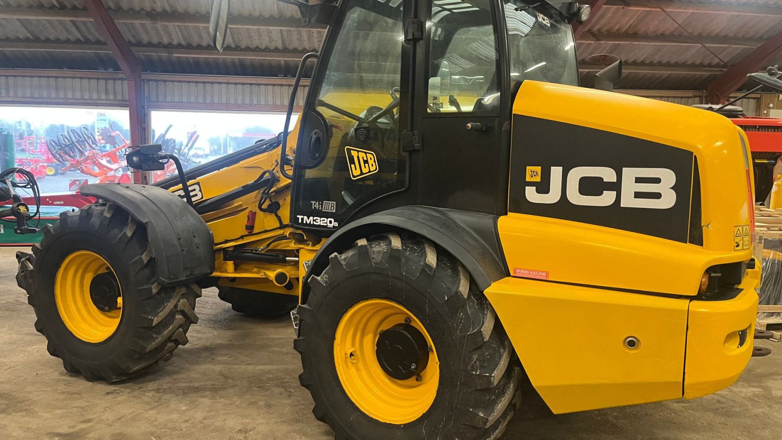 Radlader des Typs JCB 320S, Gebrauchtmaschine in Brørup (Bild 3)