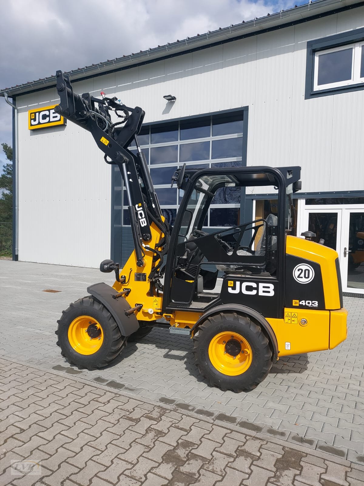 Radlader of the type JCB 403 Front-u.Heckscheibe 25PS, Neumaschine in Pegnitz (Picture 1)