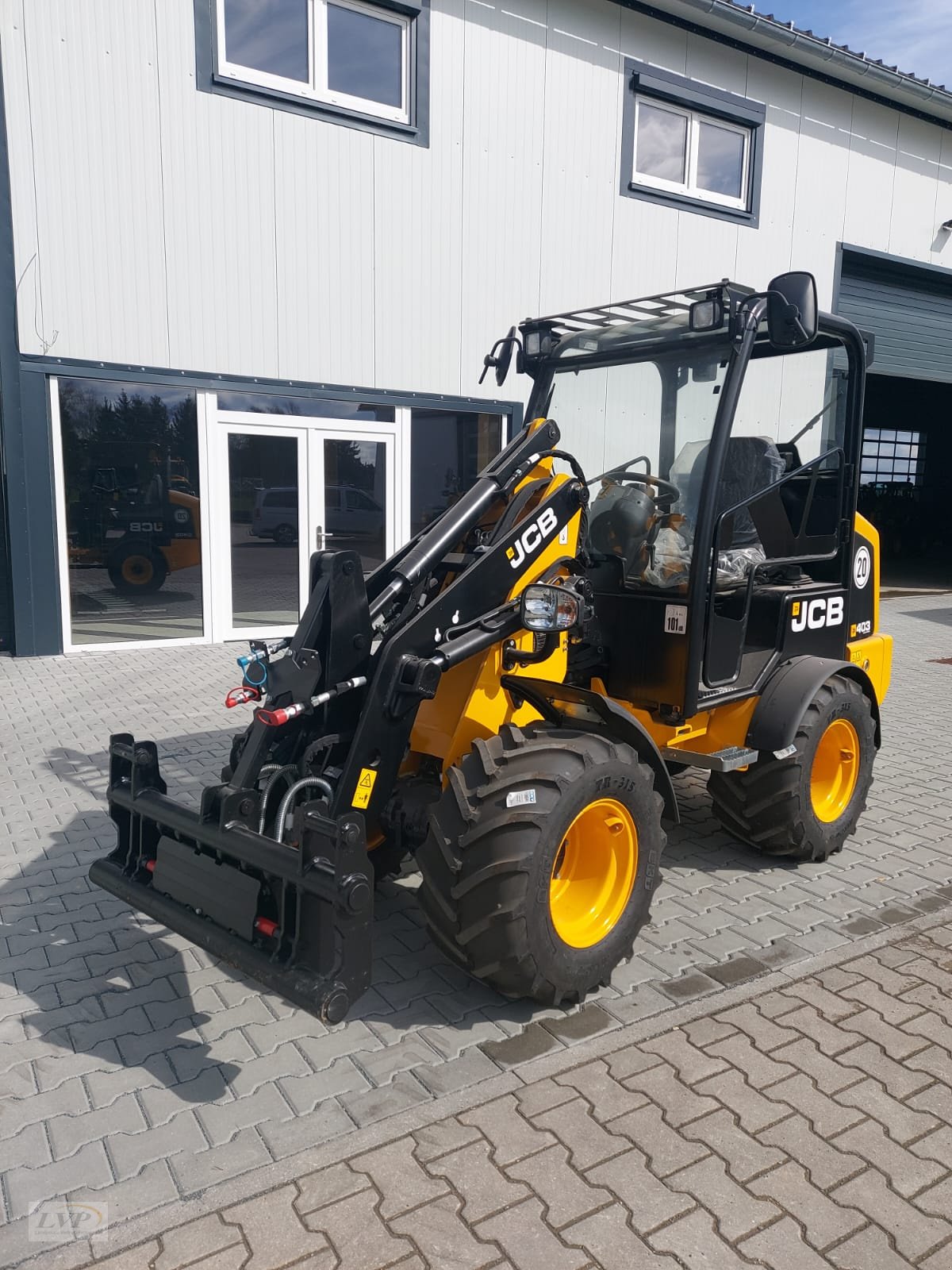 Radlader of the type JCB 403 Front-u.Heckscheibe 25PS, Neumaschine in Pegnitz (Picture 3)