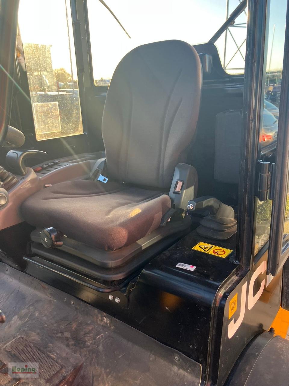 Radlader des Typs JCB 403 (Kabine), Gebrauchtmaschine in Bakum (Bild 8)