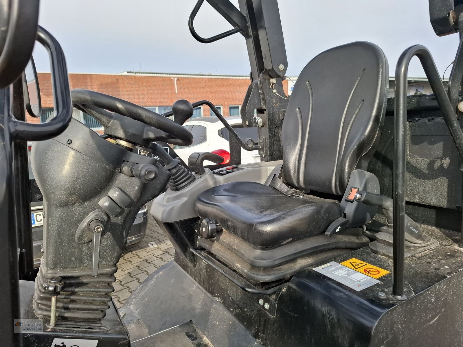 Radlader van het type JCB 403 Plus mit Klappdach, Vorführmaschine in Altenberge (Foto 14)