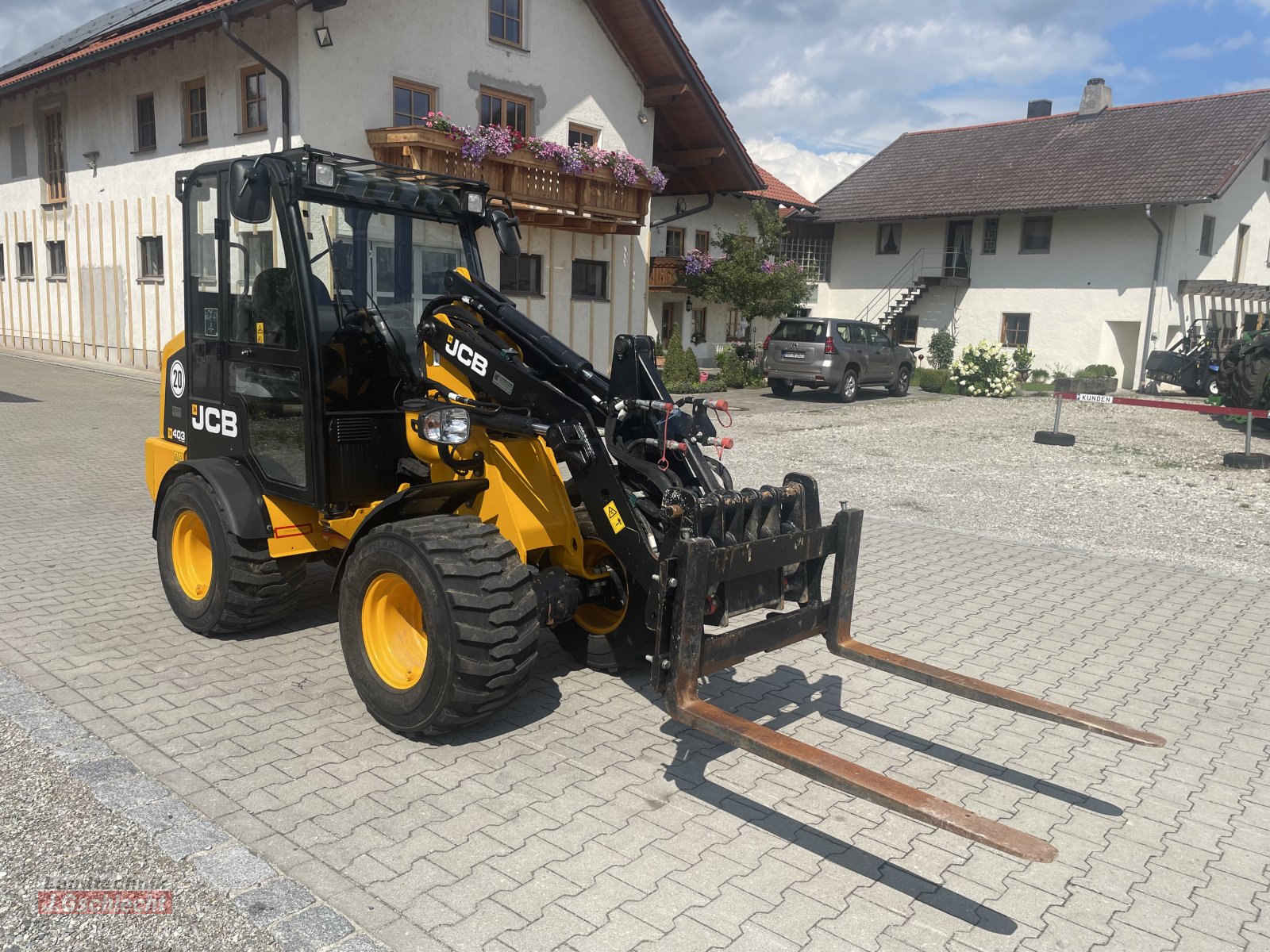Radlader of the type JCB 403 Smart Power, Gebrauchtmaschine in Mühldorf (Picture 4)