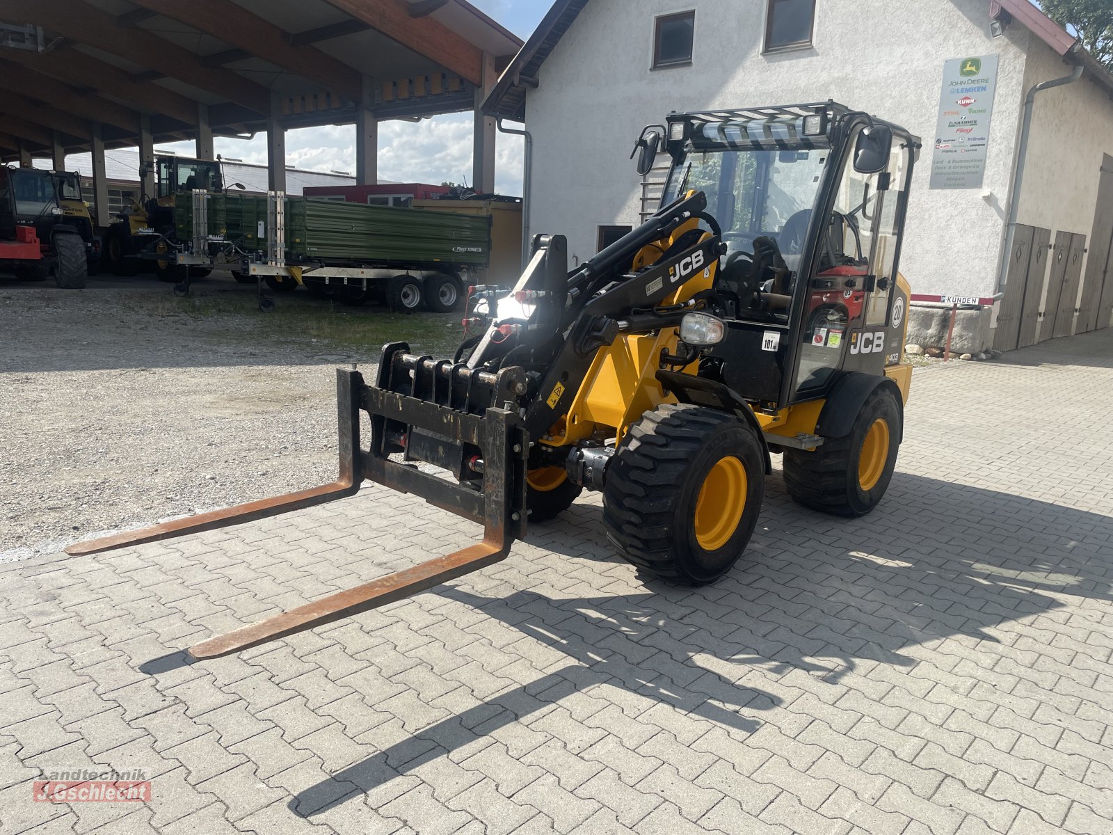 Radlader of the type JCB 403 Smart Power, Gebrauchtmaschine in Mühldorf (Picture 17)