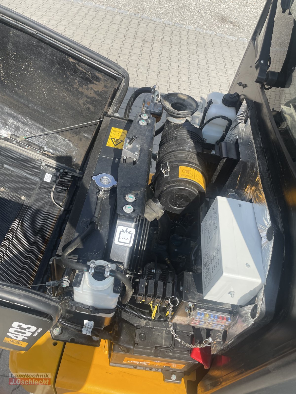 Radlader of the type JCB 403 Smart Power, Gebrauchtmaschine in Mühldorf (Picture 20)