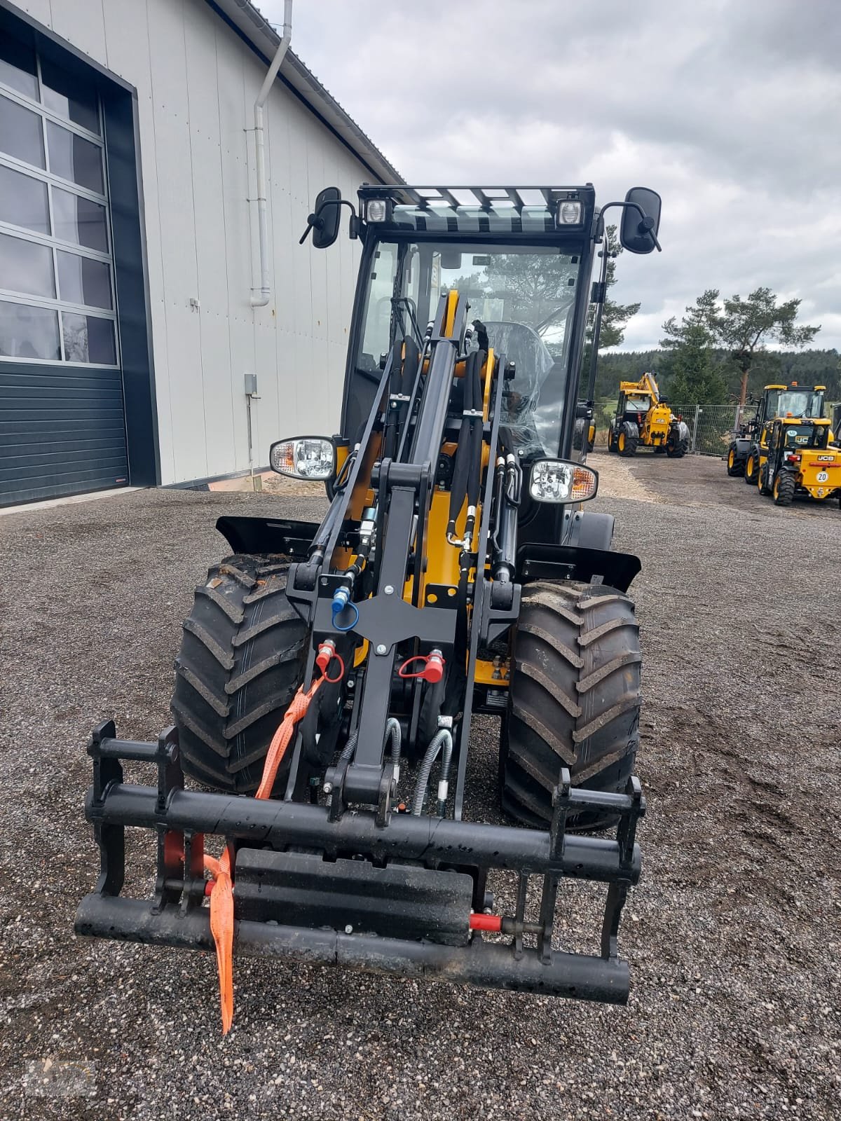 Radlader des Typs JCB 403 Vollkabine mit Heizung 25PS, Neumaschine in Pegnitz (Bild 3)