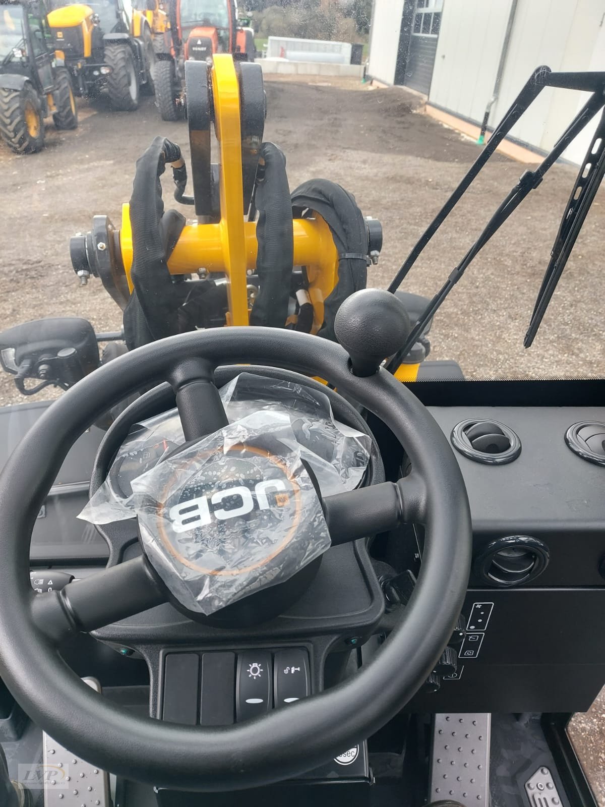 Radlader des Typs JCB 403 Vollkabine mit Heizung 25PS, Neumaschine in Pegnitz (Bild 11)