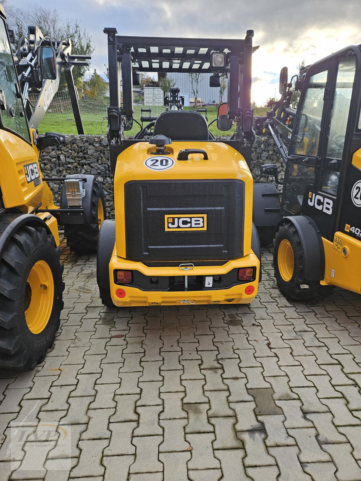 Radlader des Typs JCB 403, Neumaschine in Hohenau (Bild 15)