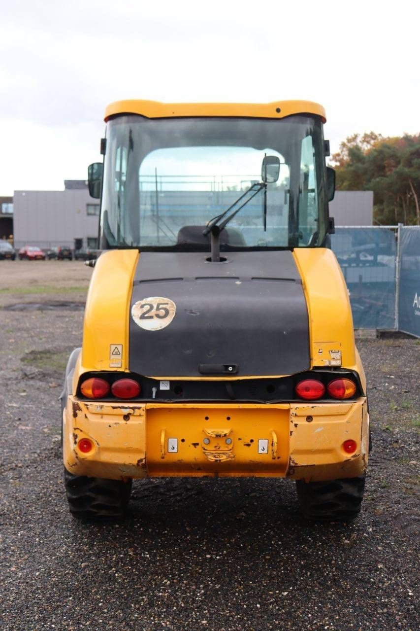 Radlader del tipo JCB 406 T4, Gebrauchtmaschine In Antwerpen (Immagine 5)