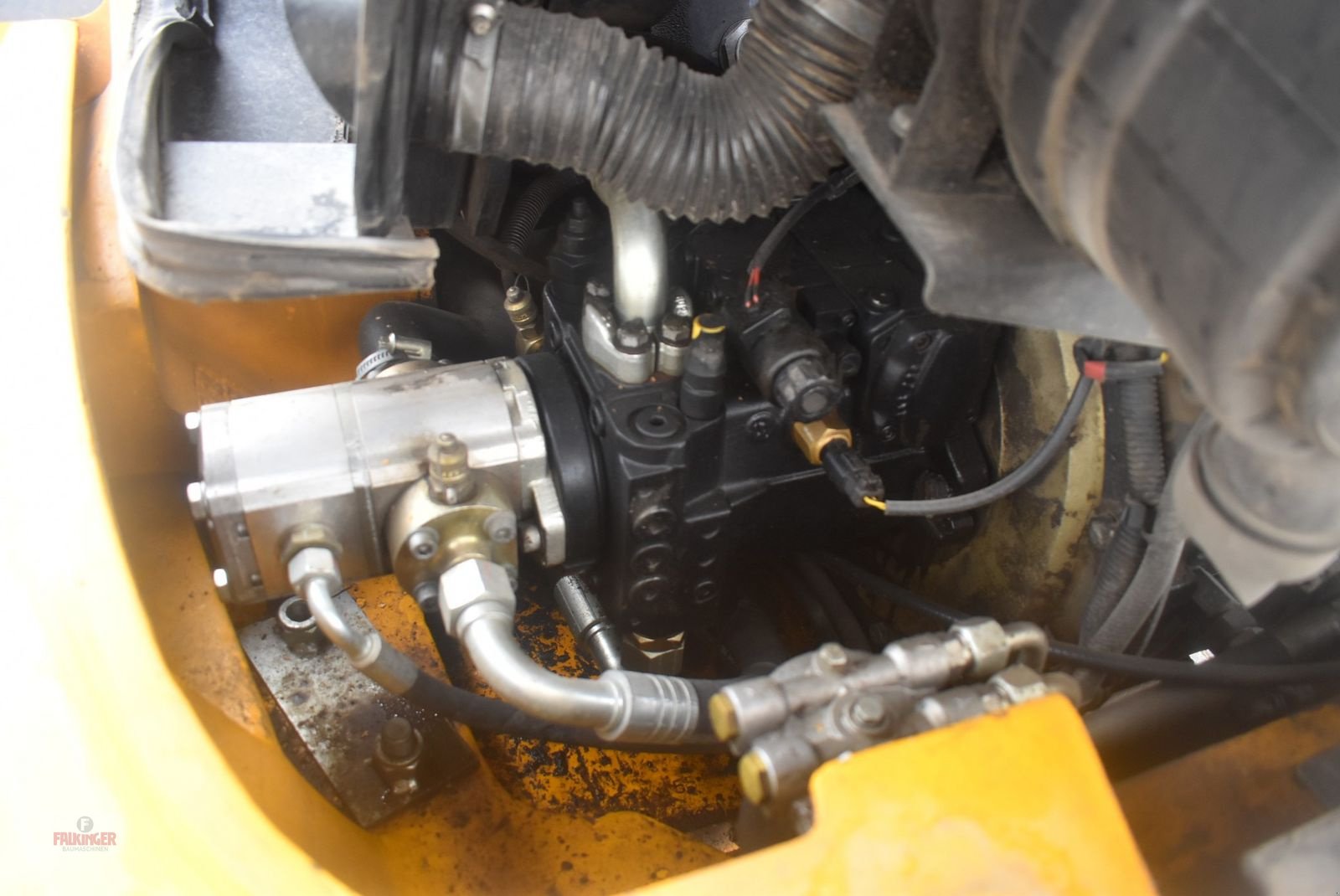 Radlader Türe ait JCB 406, Gebrauchtmaschine içinde Putzleinsdorf (resim 9)