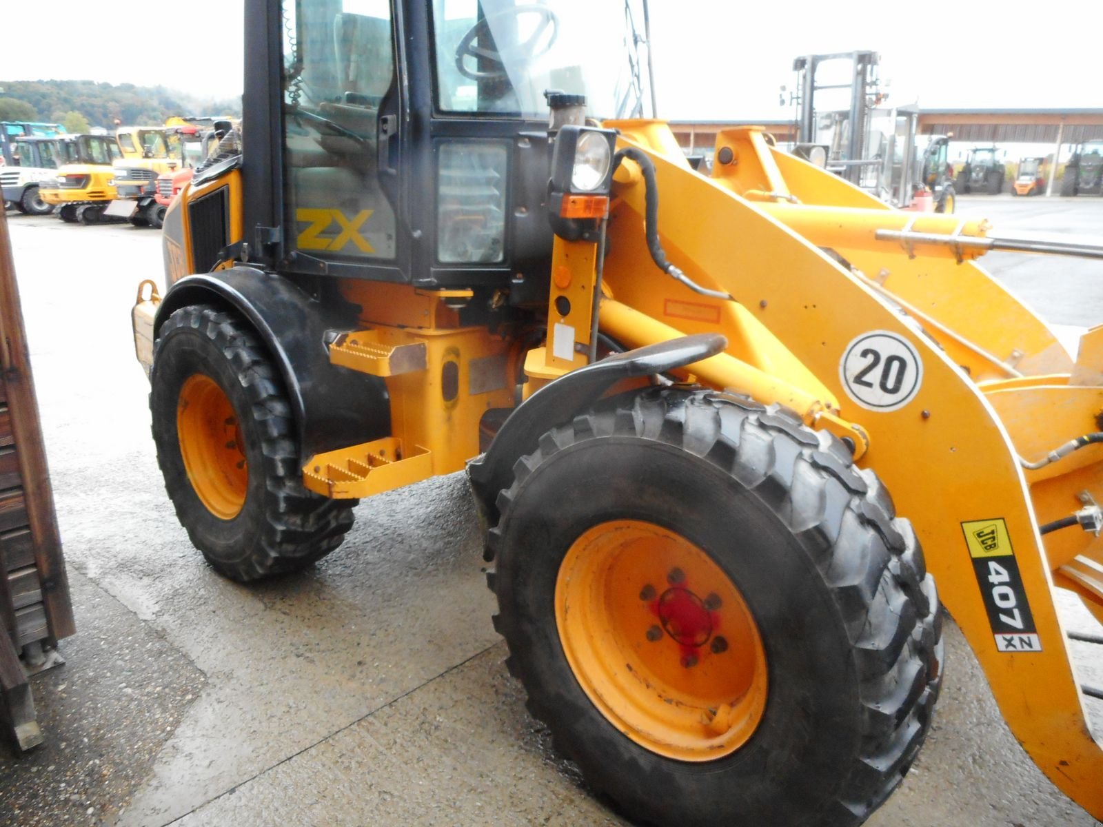 Radlader typu JCB 407 ( 5.400kg ) mit Schaufel + Gabel, Gebrauchtmaschine v St. Nikolai ob Draßling (Obrázek 16)
