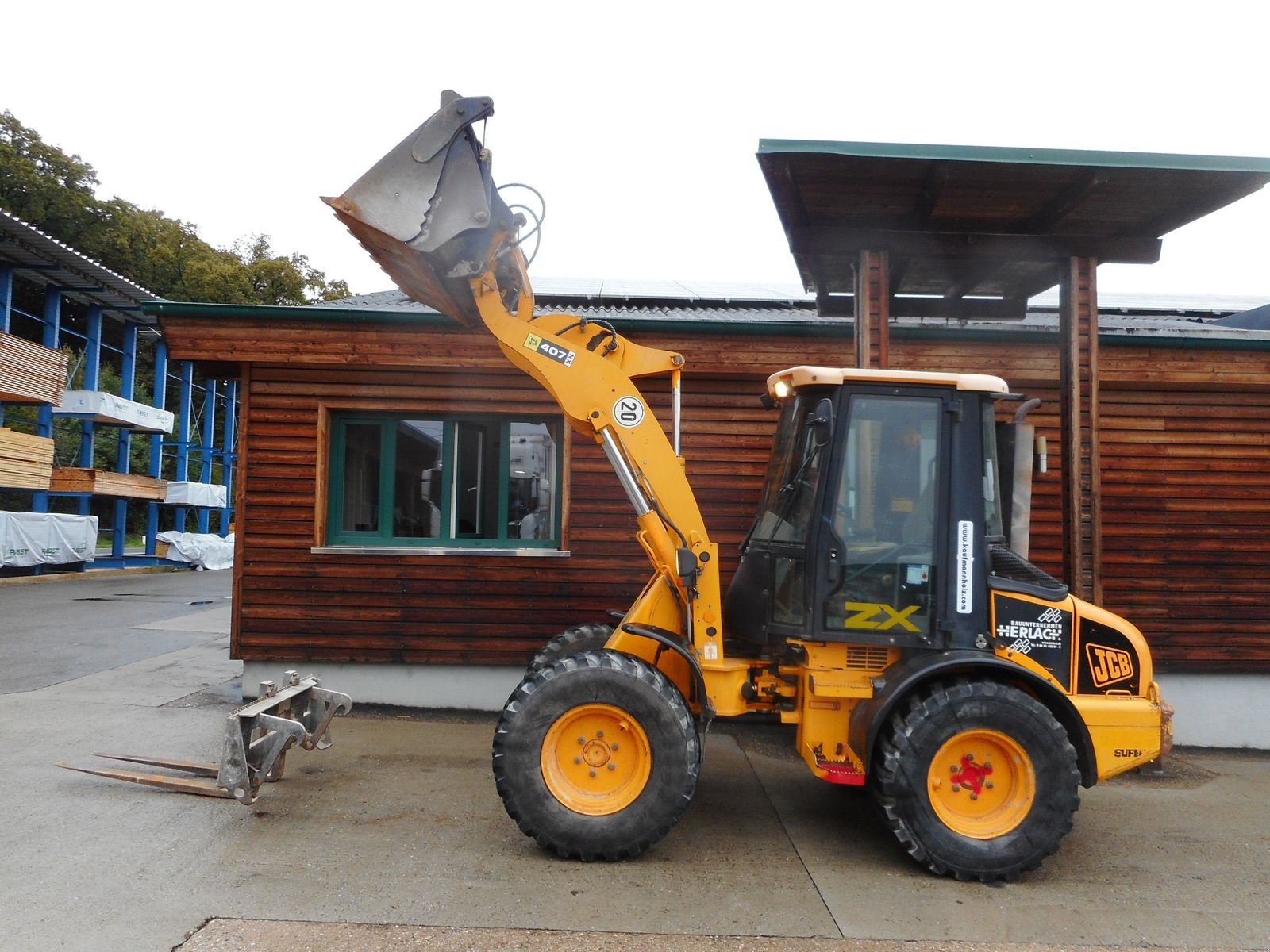 Radlader typu JCB 407 ( 5.400kg ) mit Schaufel + Gabel, Gebrauchtmaschine v St. Nikolai ob Draßling (Obrázek 20)