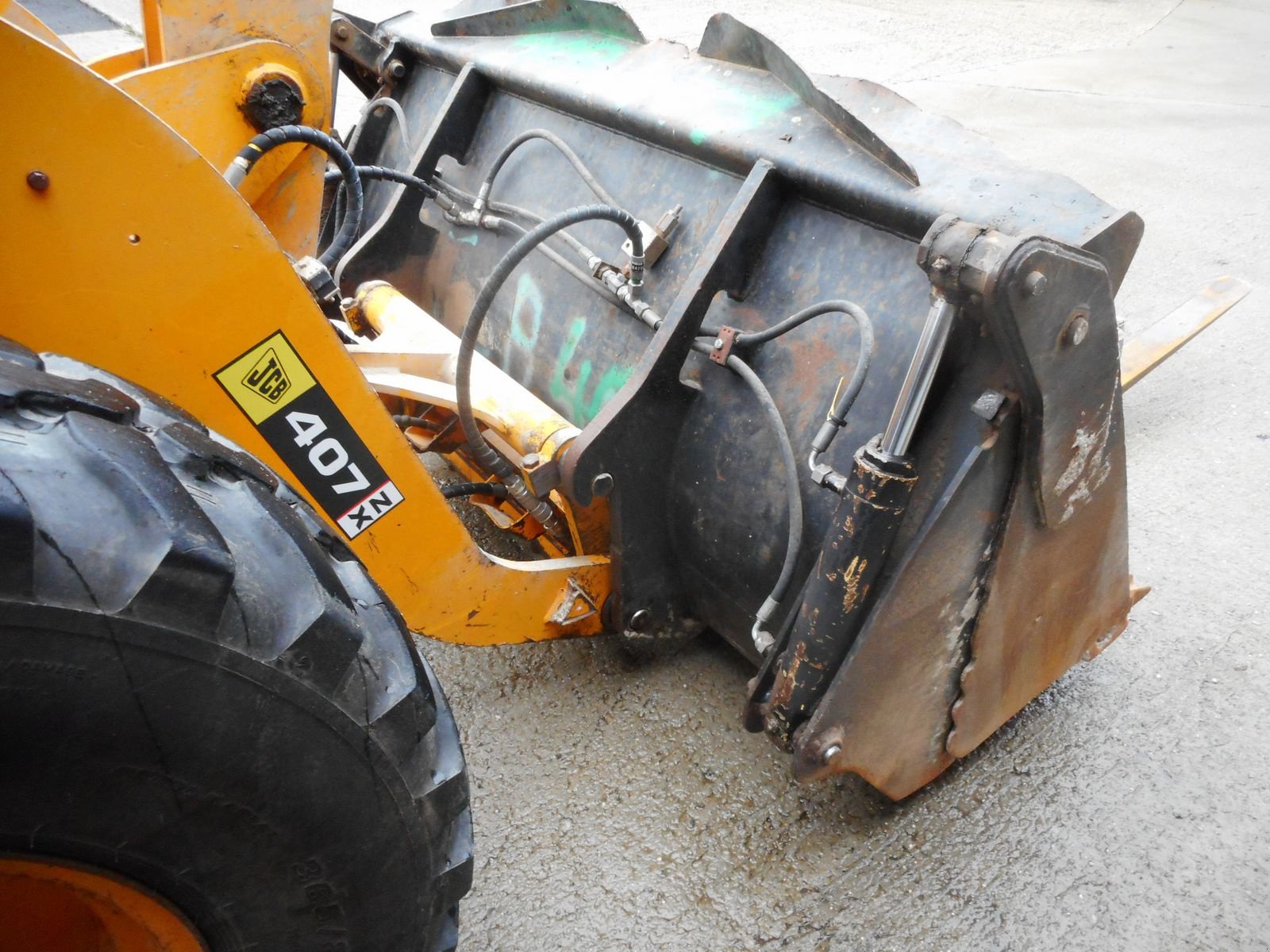Radlader typu JCB 407 ( 5.400kg ) mit Schaufel + Gabel, Gebrauchtmaschine v St. Nikolai ob Draßling (Obrázek 17)