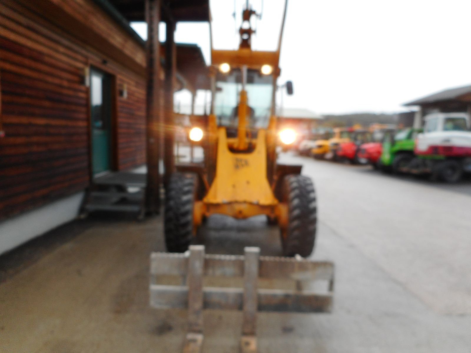 Radlader typu JCB 407 ( 5.400kg ) mit Schaufel + Gabel, Gebrauchtmaschine v St. Nikolai ob Draßling (Obrázek 21)